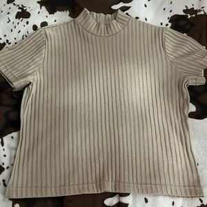 Tan ribbed mock neck tee M pearlised textured knit stretch retro pin-up classy